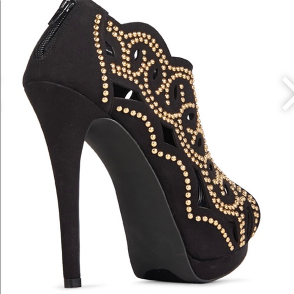 Black Chic Peep Toe Platform - Picture 5 of 8